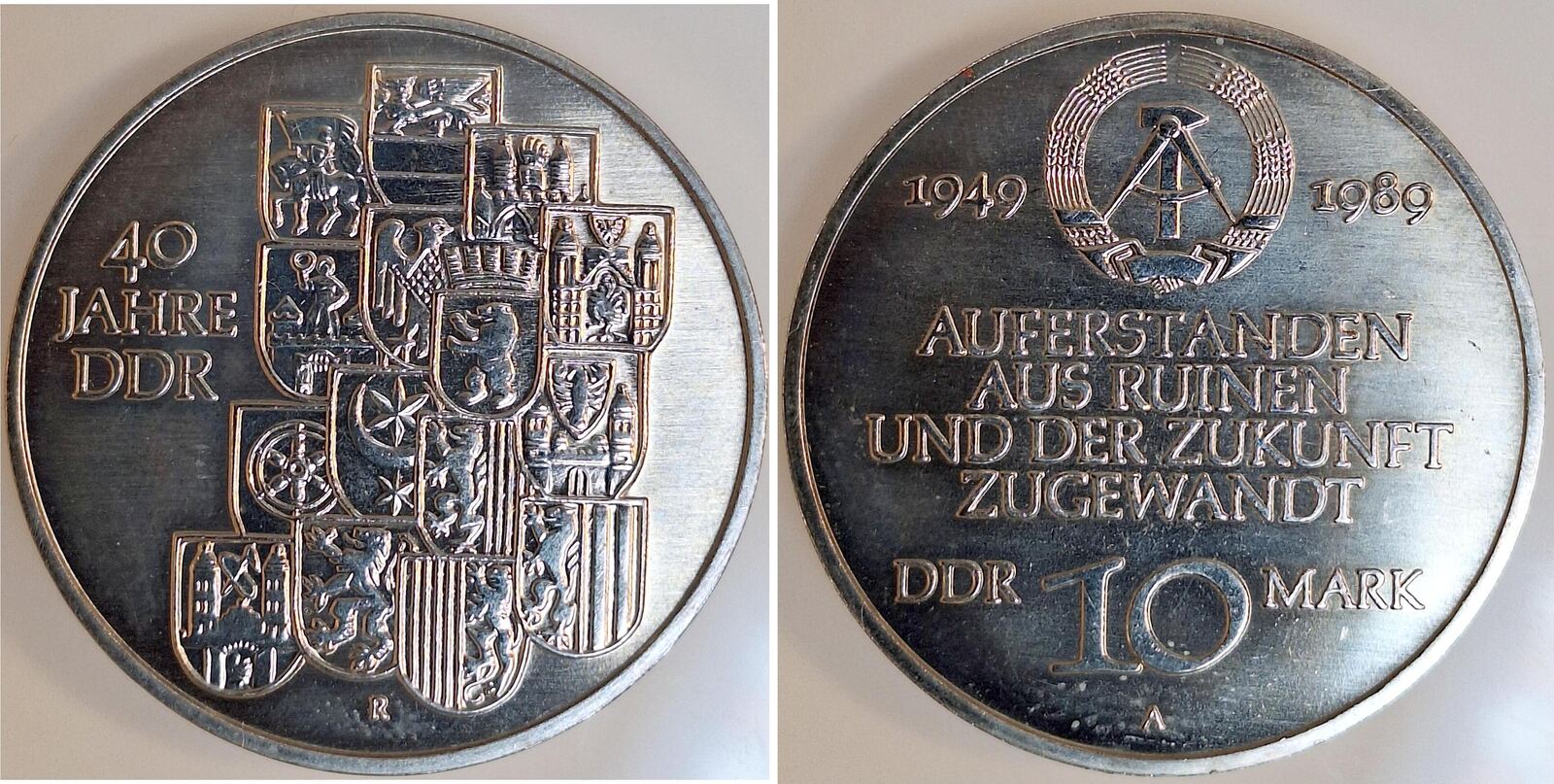 10 Mark 1989 40 Jahre DDR handgehoben J1630