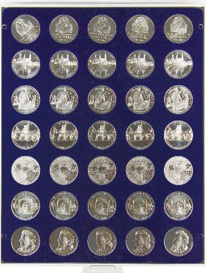 Velourseinlage, dunkelblau, mit 35 runden Vertiefungen für Münzen mit Ø32,5 mm, z.B. für deutsche 20 Euro- bzw. 10 Euro-Silbermü